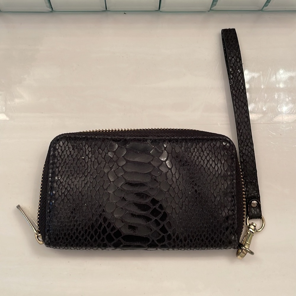 MICHAEL KORS snake skin wristlet - Picture 4 of 4